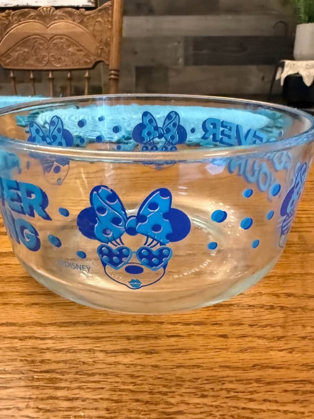 Pyrex’s Disney Blue Minnie Mouse Glass Serving Bowl with Polka Dot Accents